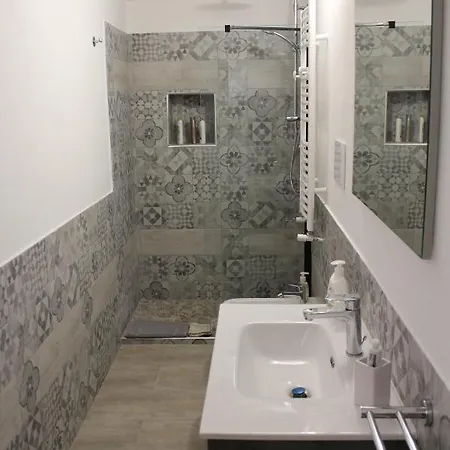 Zisa Ai Cantieri Culturali Con Patio Privato - Vicino Centro Storico - No Ztl